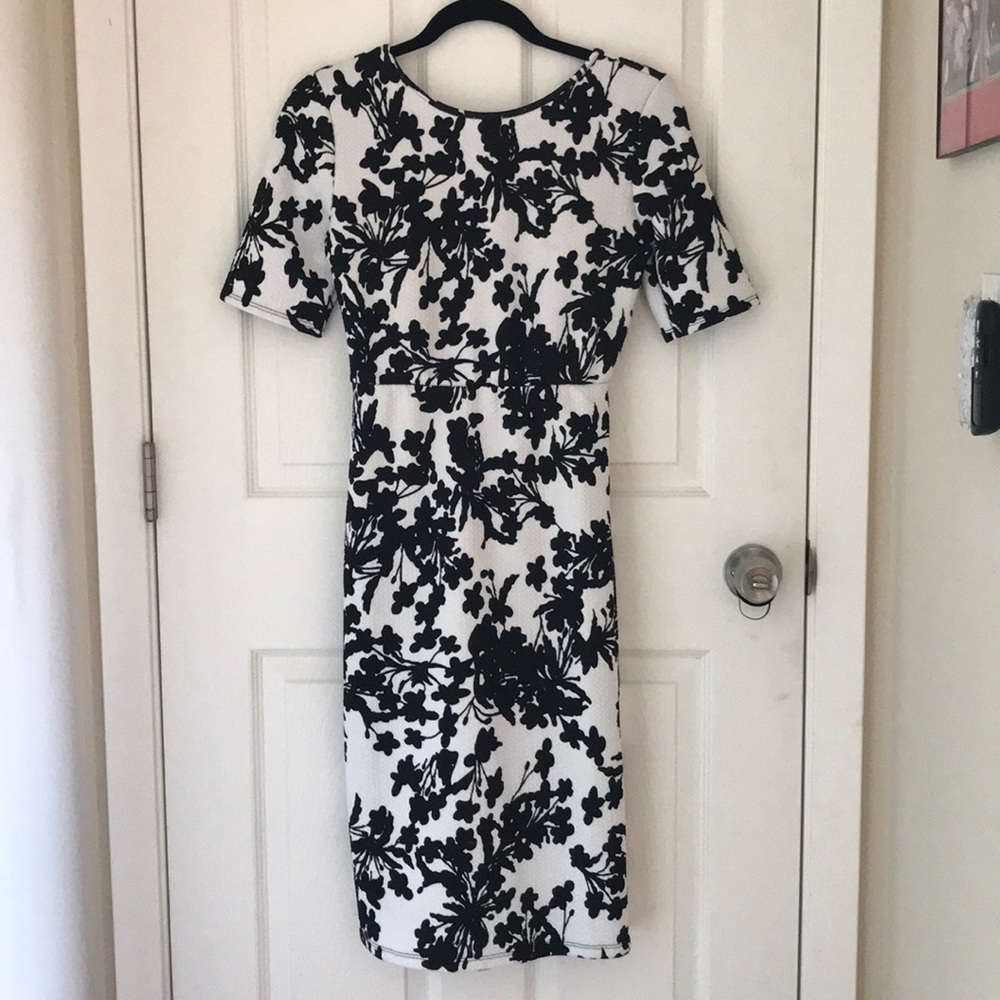 Black & White Floral Short Sleeve Midi Dress
